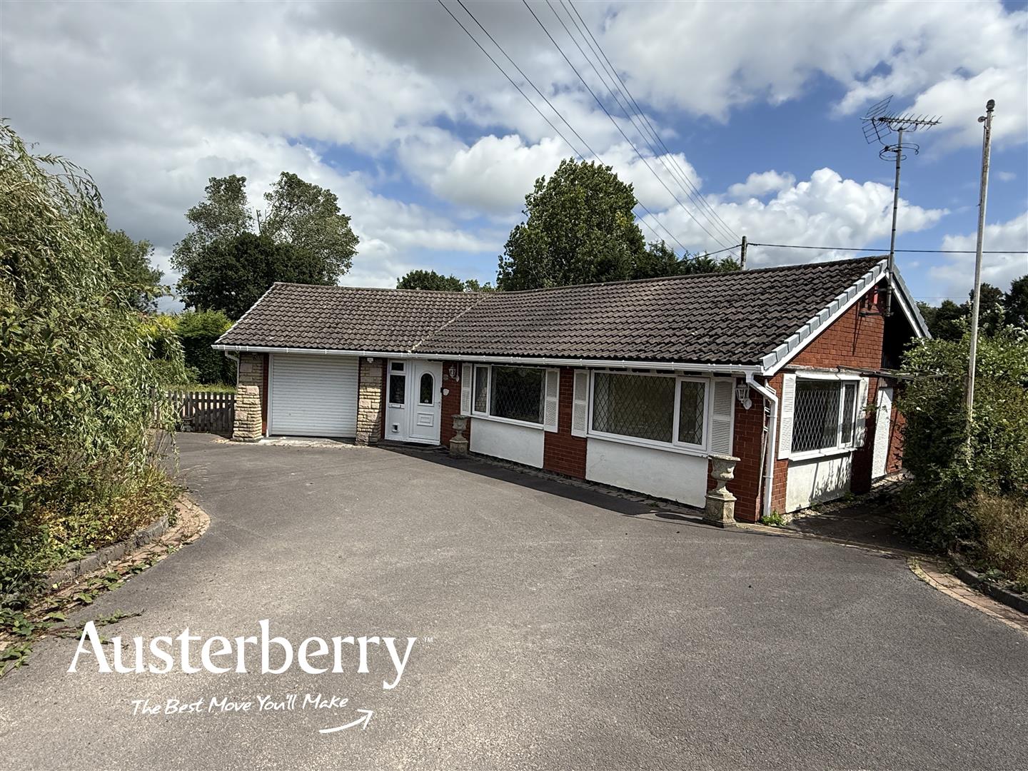 3 bed property in The Wood, Stoke-On-Trent
